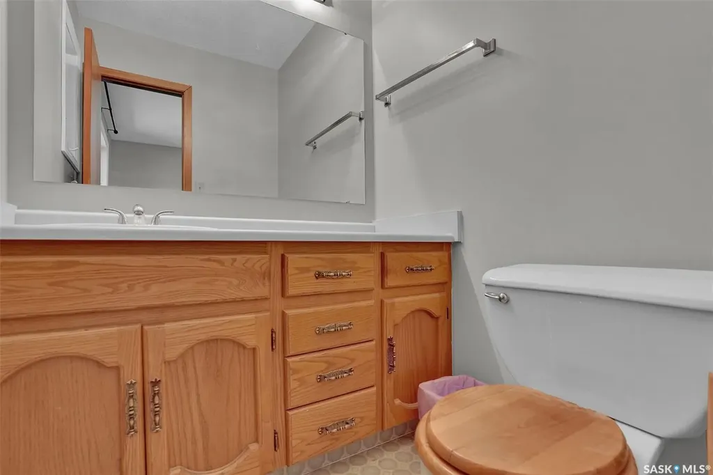 1409 Rothwell Street Regina SK S4N 2B4