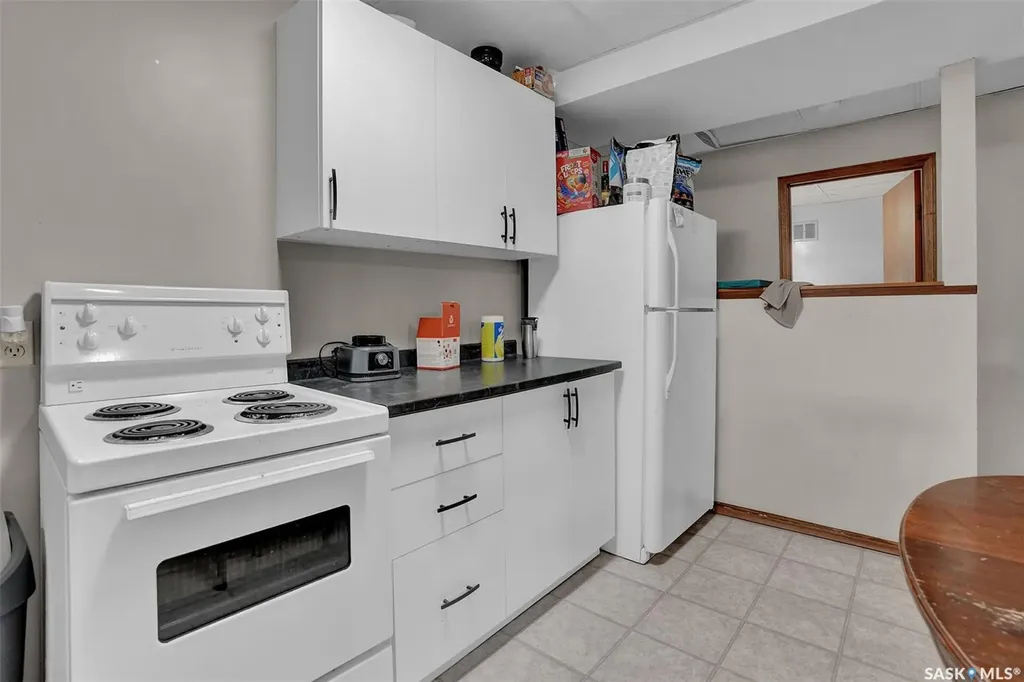 1409 Rothwell Street Regina SK S4N 2B4