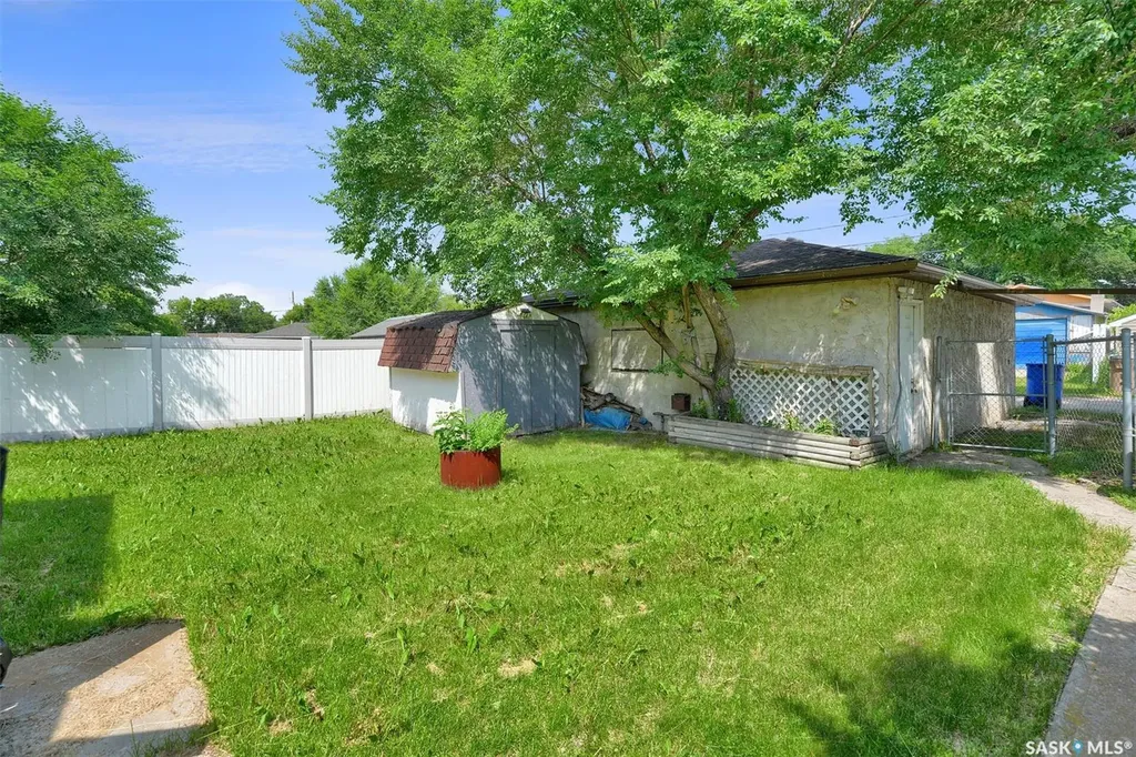 1409 Rothwell Street Regina SK S4N 2B4