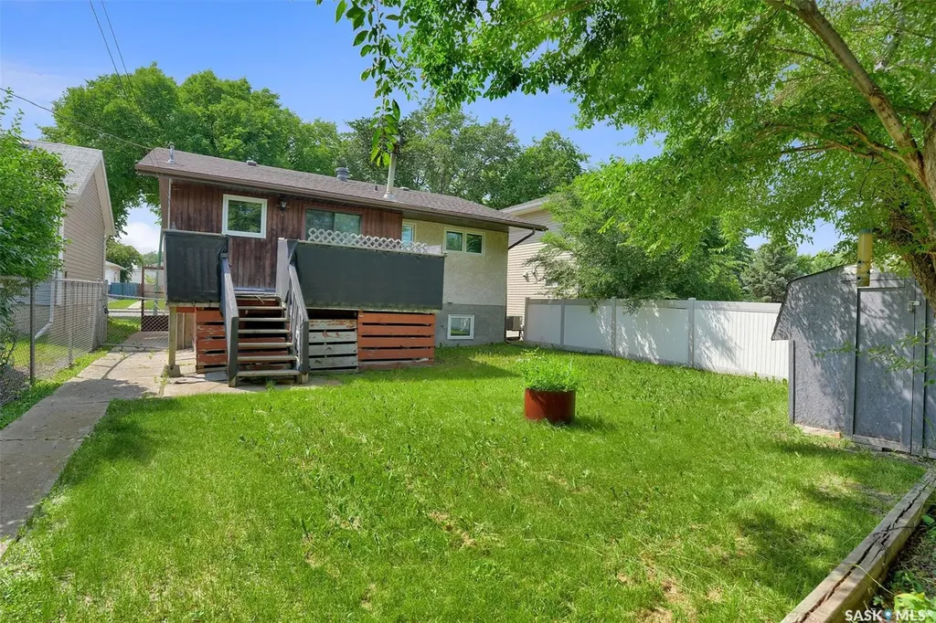 1409 Rothwell Street Regina SK S4N 2B4