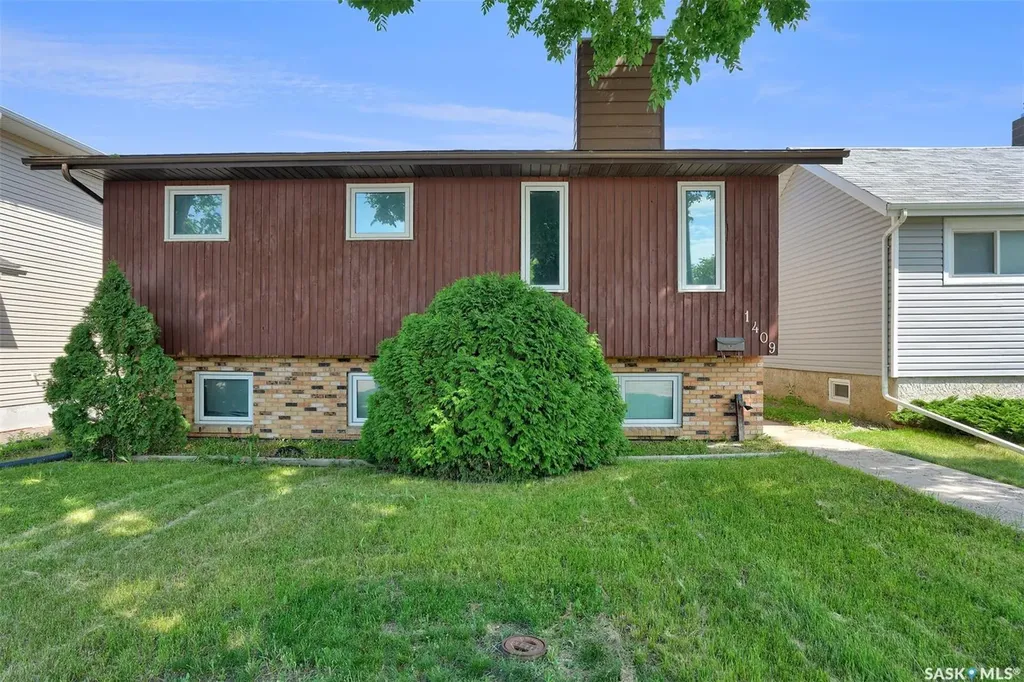 1409 Rothwell Street Regina SK S4N 2B4