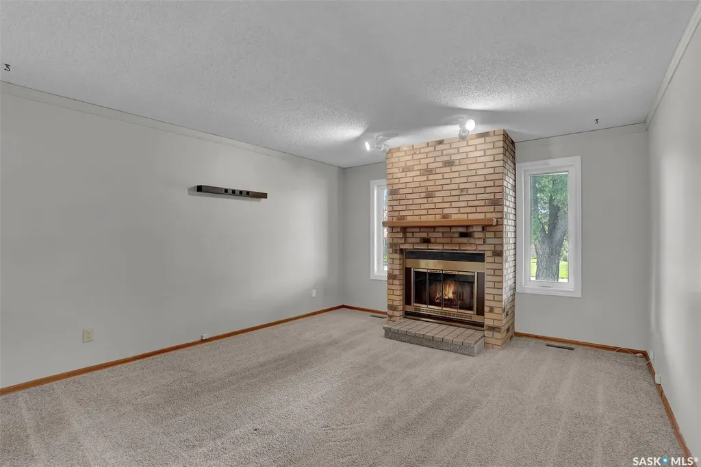 1409 Rothwell Street Regina SK S4N 2B4