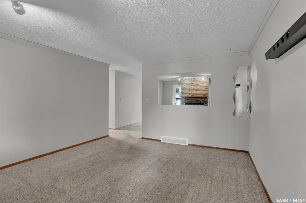 1409 Rothwell Street Regina SK S4N 2B4