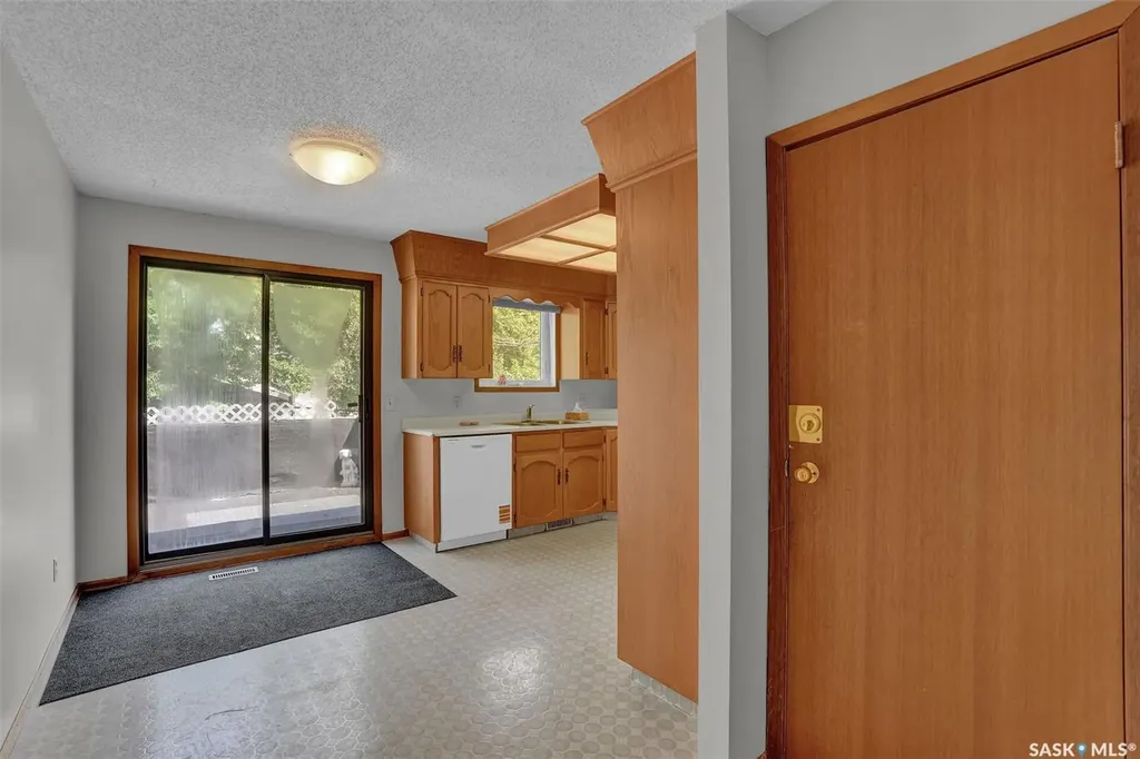 1409 Rothwell Street Regina SK S4N 2B4