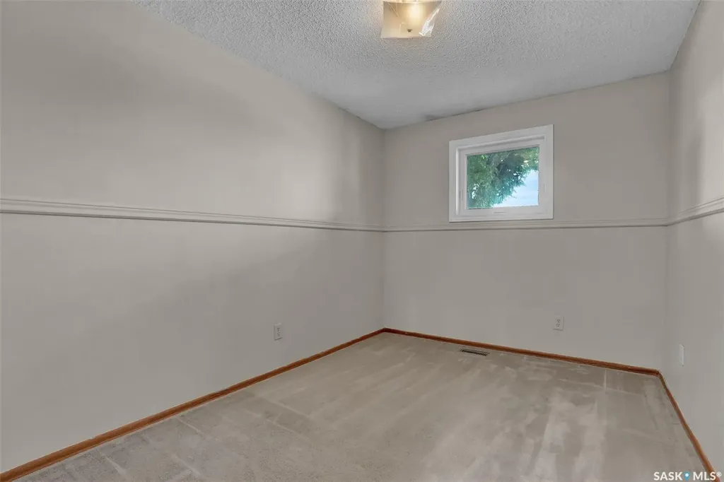 1409 Rothwell Street Regina SK S4N 2B4