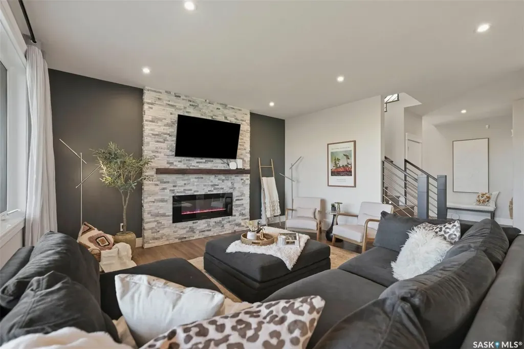 119 Woolf Bend Saskatoon SK S7W 1E6