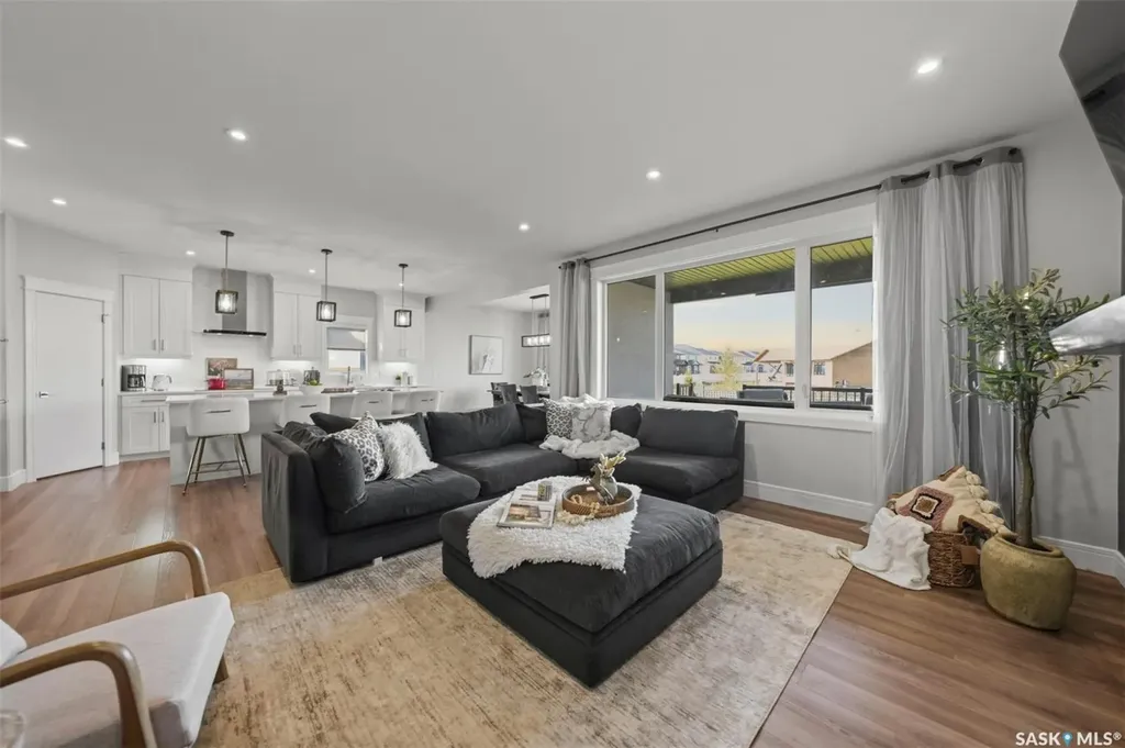 119 Woolf Bend Saskatoon SK S7W 1E6