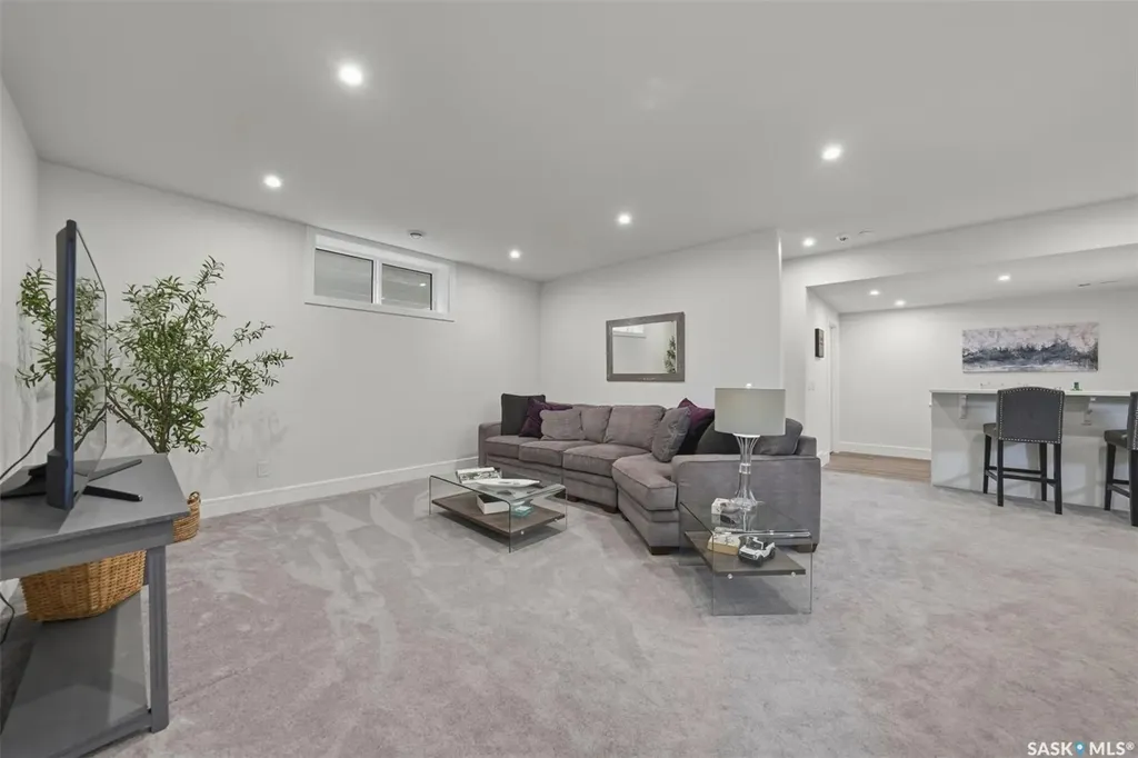 119 Woolf Bend Saskatoon SK S7W 1E6