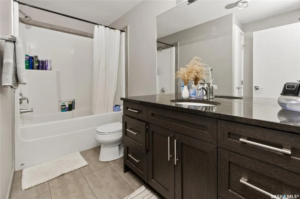 622 Glacial Shores Way Saskatoon SK S7W 0R5