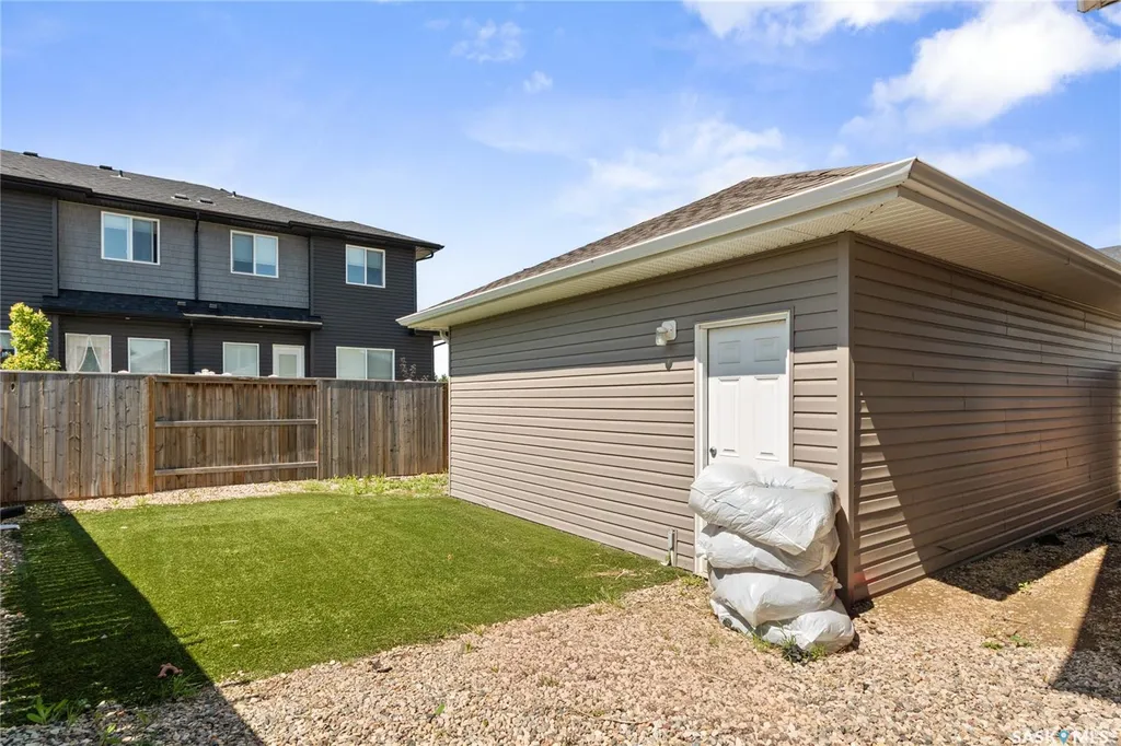 622 Glacial Shores Way Saskatoon SK S7W 0R5