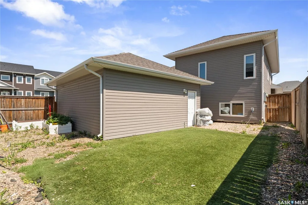 622 Glacial Shores Way Saskatoon SK S7W 0R5
