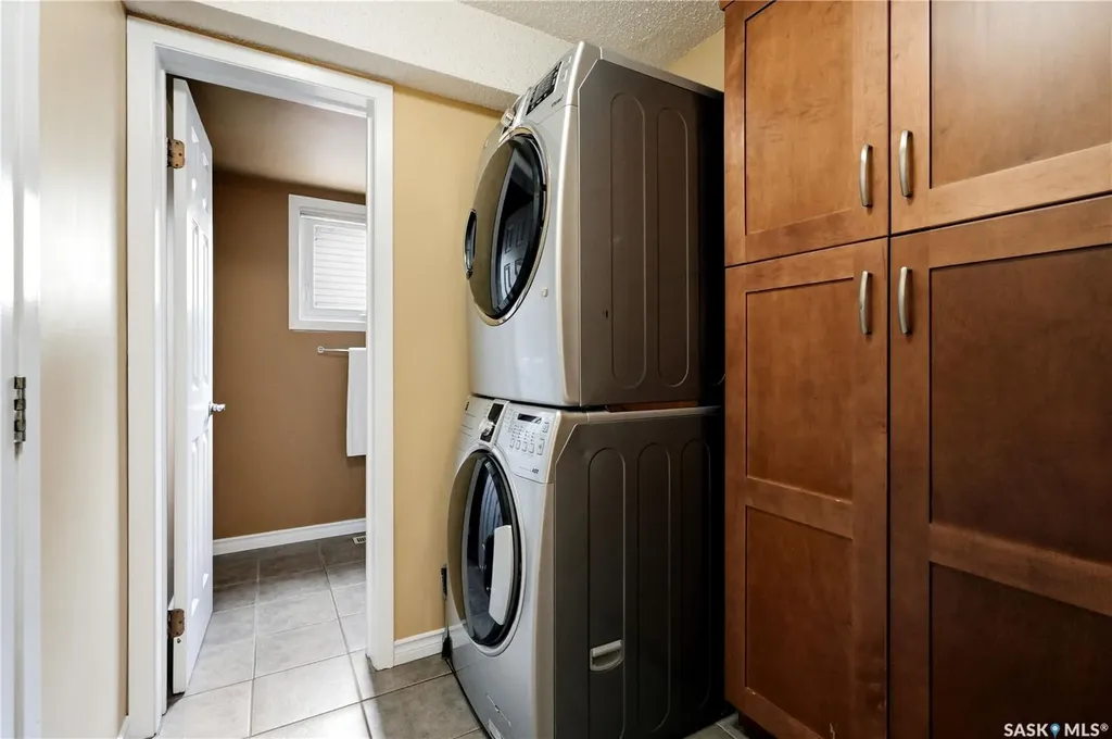 714 Delaronde Crescent Saskatoon SK S7J 3Z8