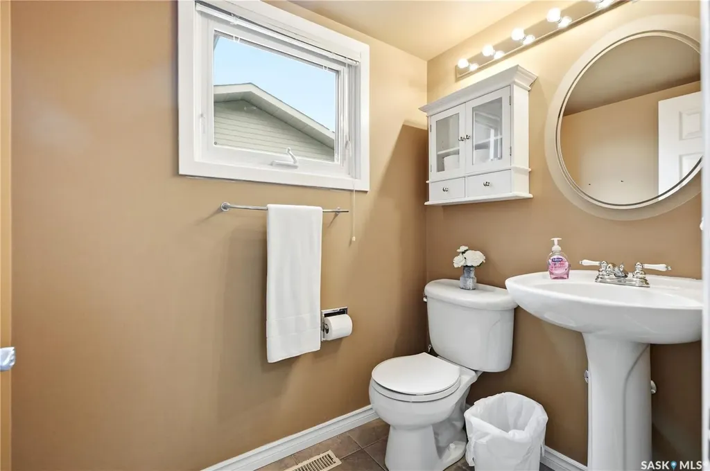 714 Delaronde Crescent Saskatoon SK S7J 3Z8