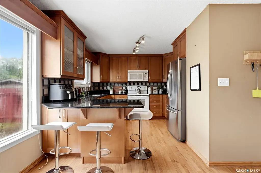 714 Delaronde Crescent Saskatoon SK S7J 3Z8