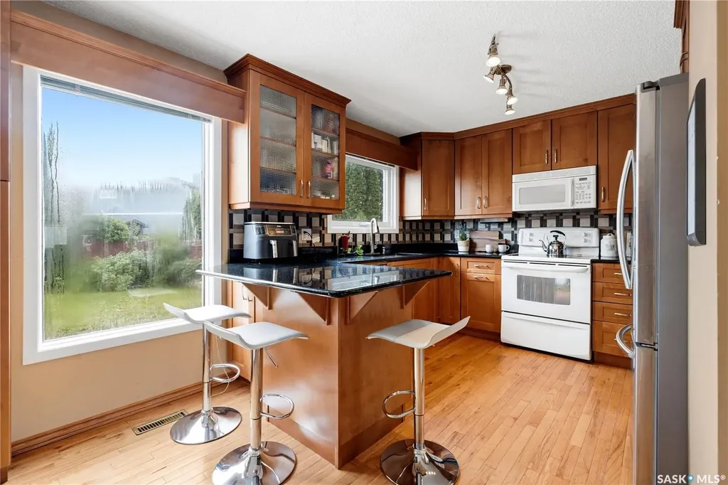 714 Delaronde Crescent Saskatoon SK S7J 3Z8