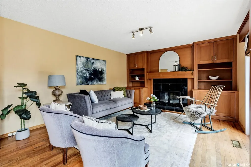 714 Delaronde Crescent Saskatoon SK S7J 3Z8