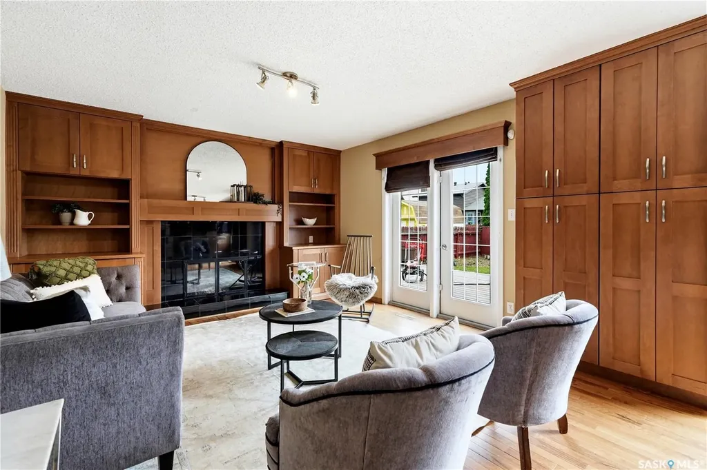 714 Delaronde Crescent Saskatoon SK S7J 3Z8