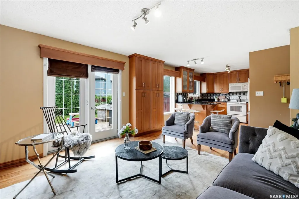 714 Delaronde Crescent Saskatoon SK S7J 3Z8