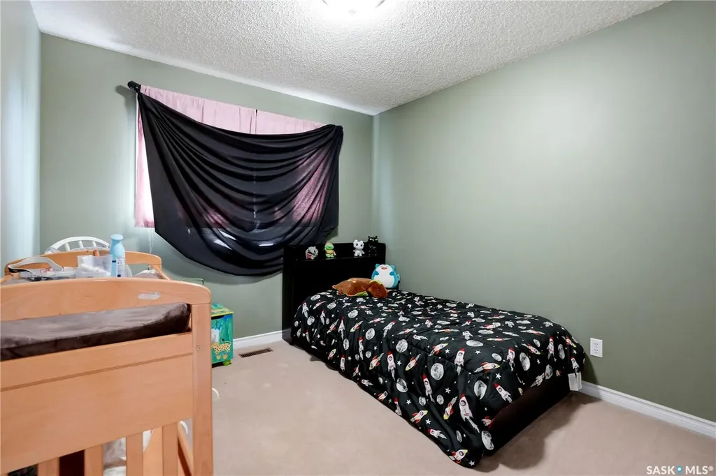 714 Delaronde Crescent Saskatoon SK S7J 3Z8