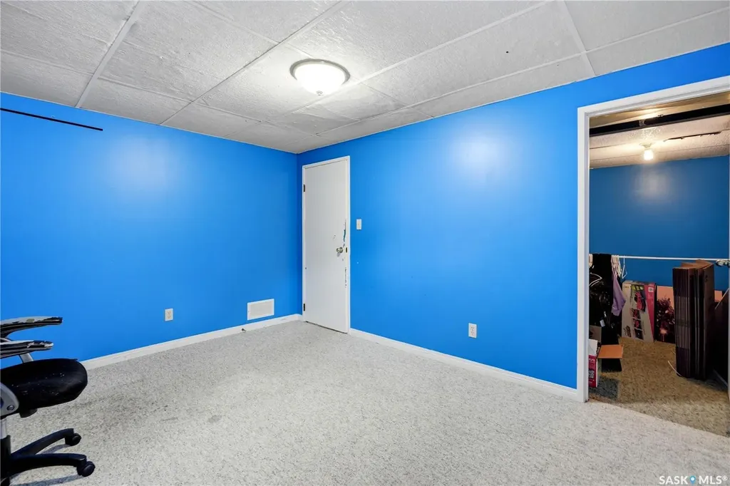 714 Delaronde Crescent Saskatoon SK S7J 3Z8