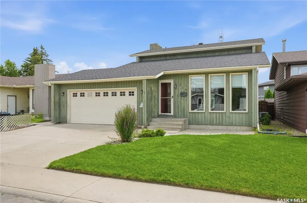714 Delaronde Crescent Saskatoon SK S7J 3Z8