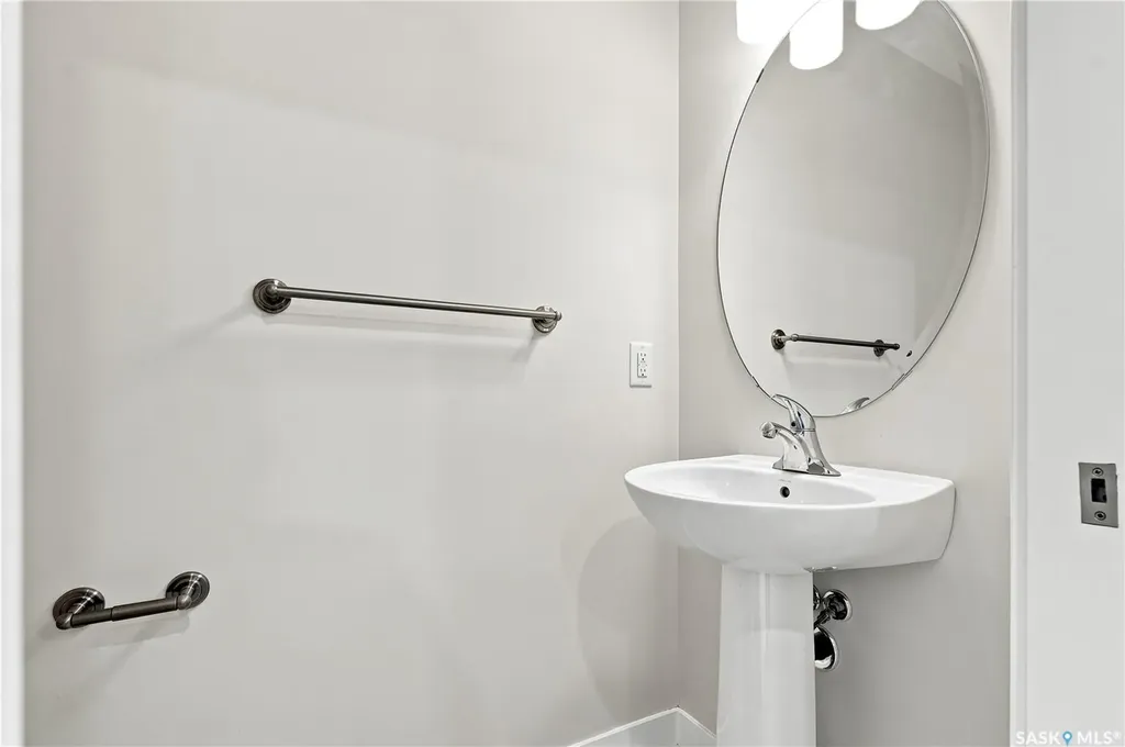 315 Dickson Crescent Saskatoon SK S7T 0Z1