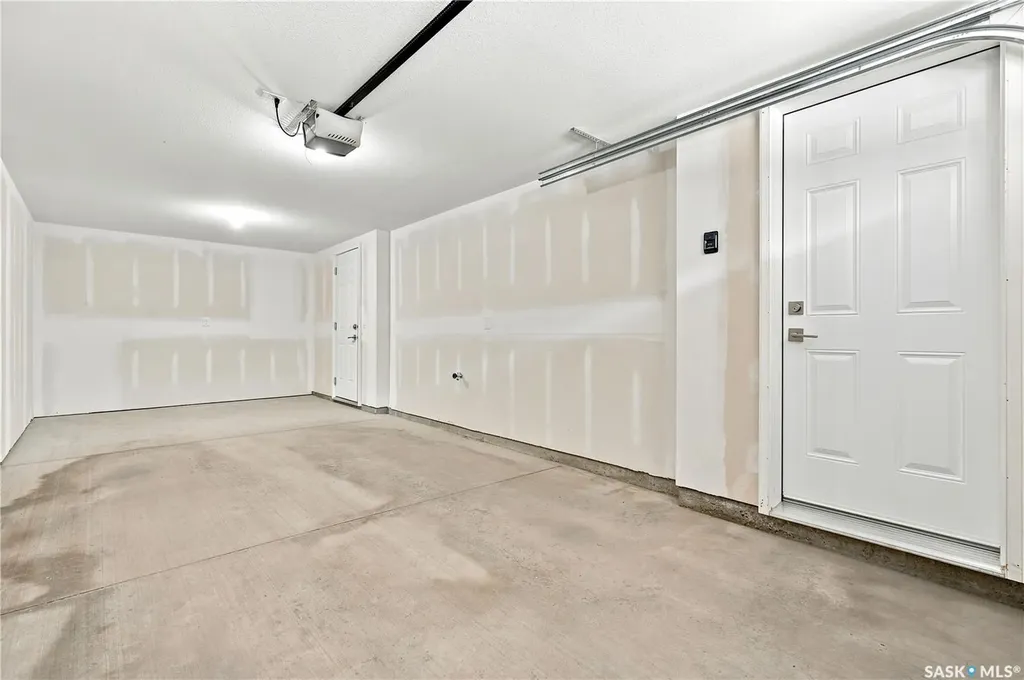 315 Dickson Crescent Saskatoon SK S7T 0Z1