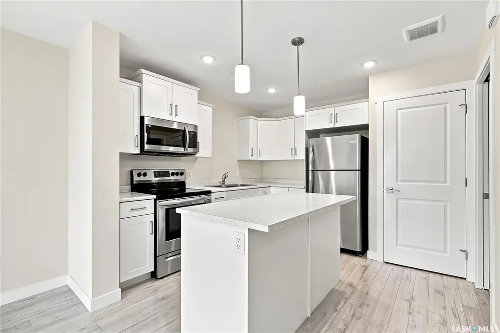 315 Dickson Crescent Saskatoon SK S7T 0Z1