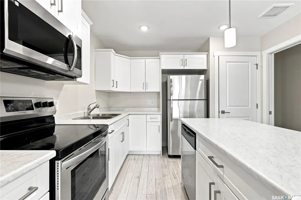 315 Dickson Crescent Saskatoon SK S7T 0Z1