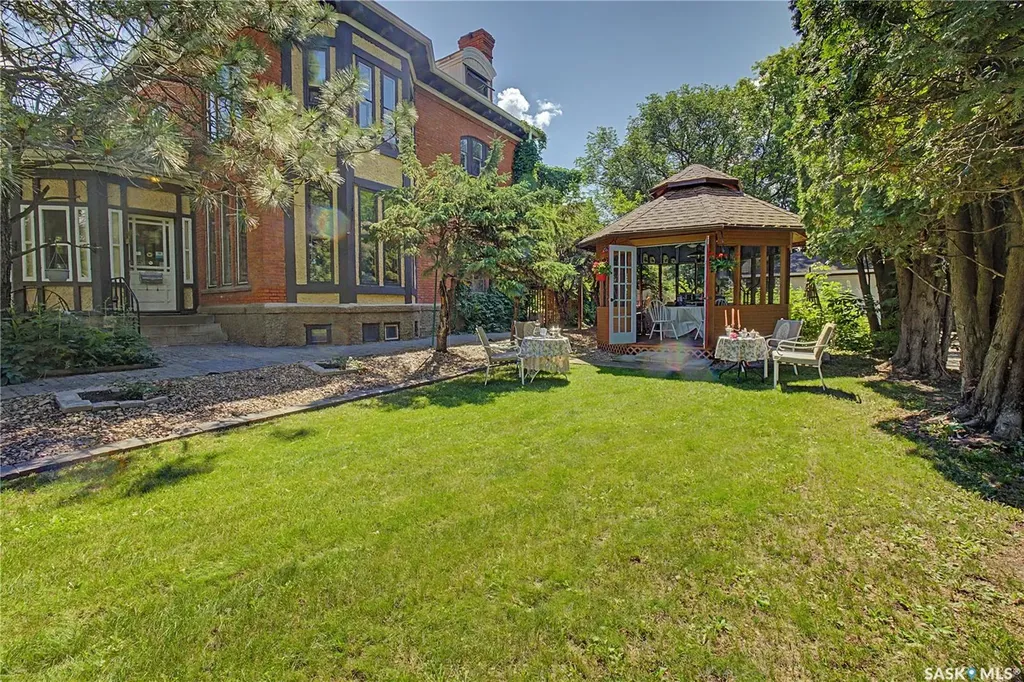 313 19th Street W Prince Albert SK S6V 4C8