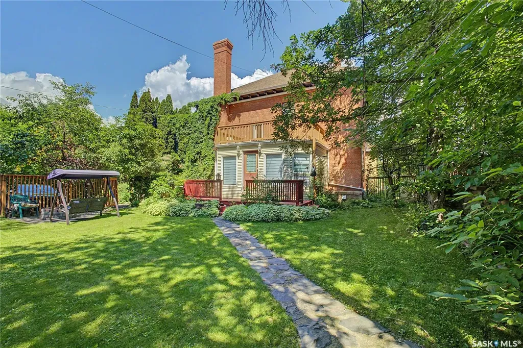 313 19th Street W Prince Albert SK S6V 4C8