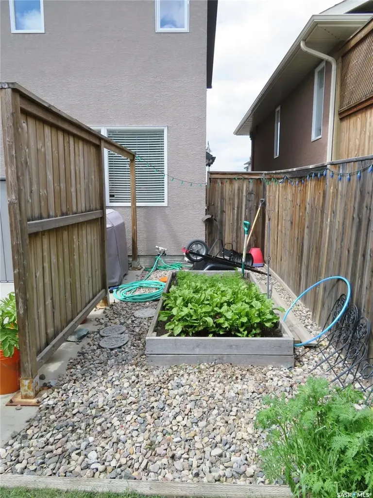 1214 Rempel Crescent Saskatoon SK S7T 0M2