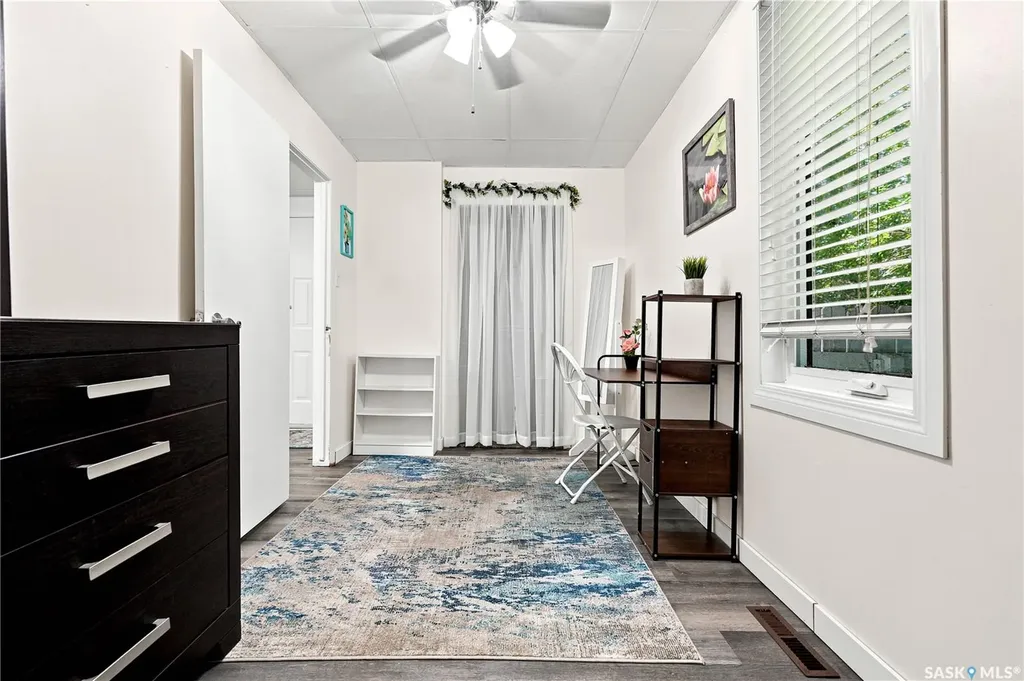427 K Avenue N Saskatoon SK S7L 2M5