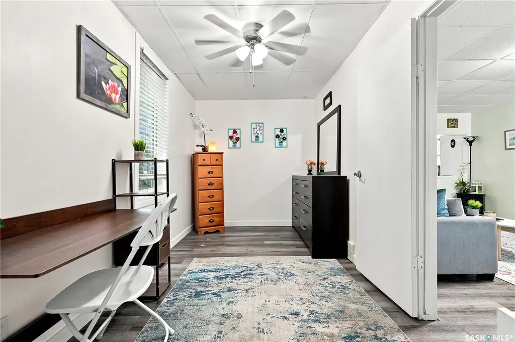 427 K Avenue N Saskatoon SK S7L 2M5