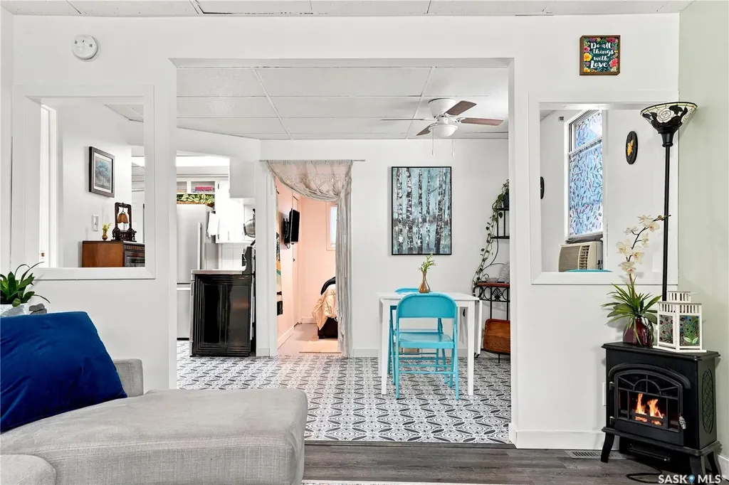 427 K Avenue N Saskatoon SK S7L 2M5