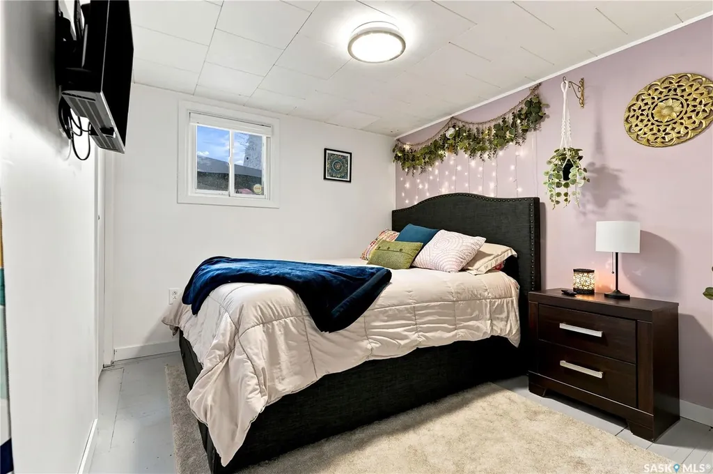 427 K Avenue N Saskatoon SK S7L 2M5