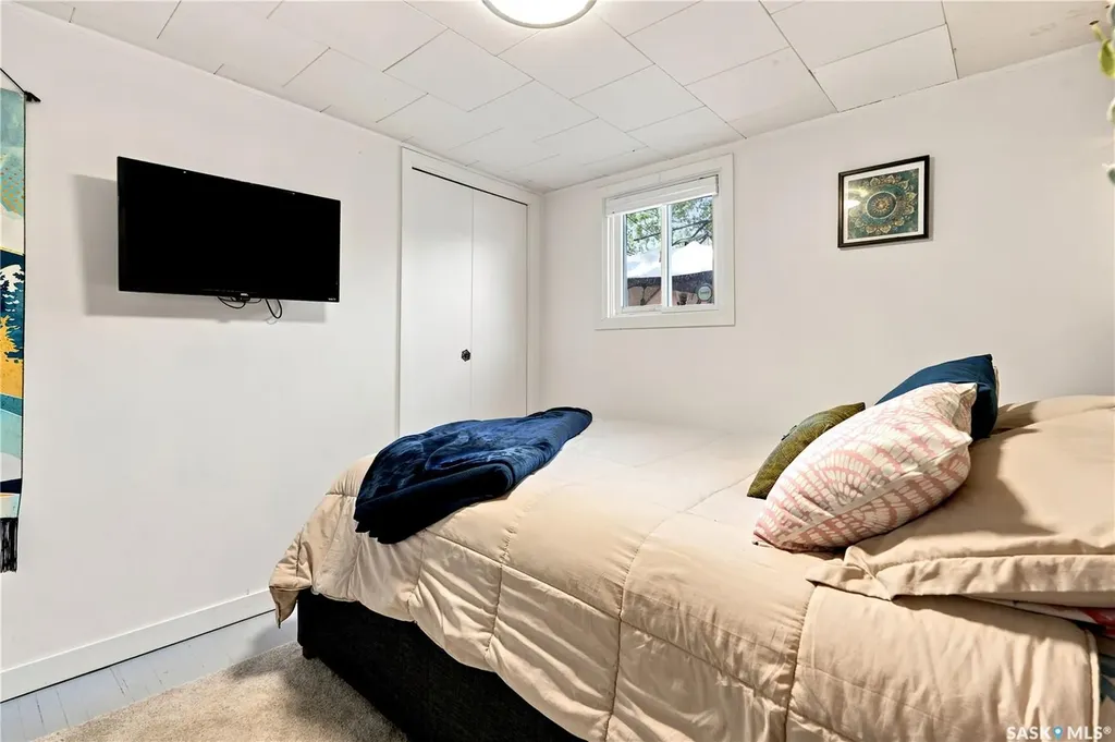 427 K Avenue N Saskatoon SK S7L 2M5