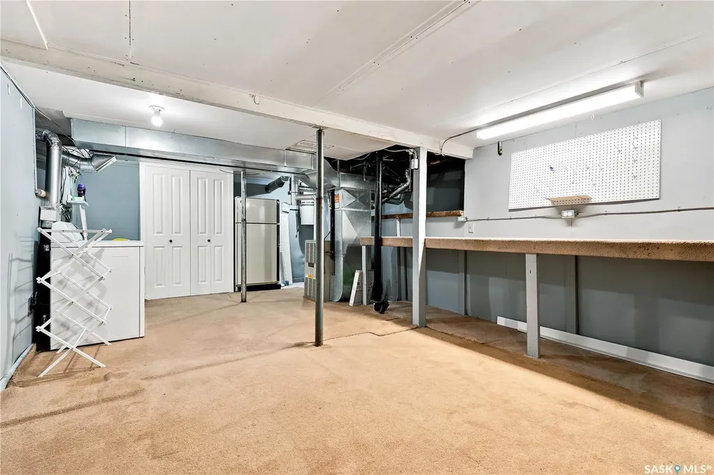 427 K Avenue N Saskatoon SK S7L 2M5