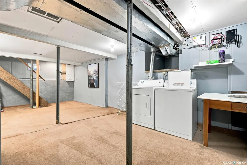 427 K Avenue N Saskatoon SK S7L 2M5