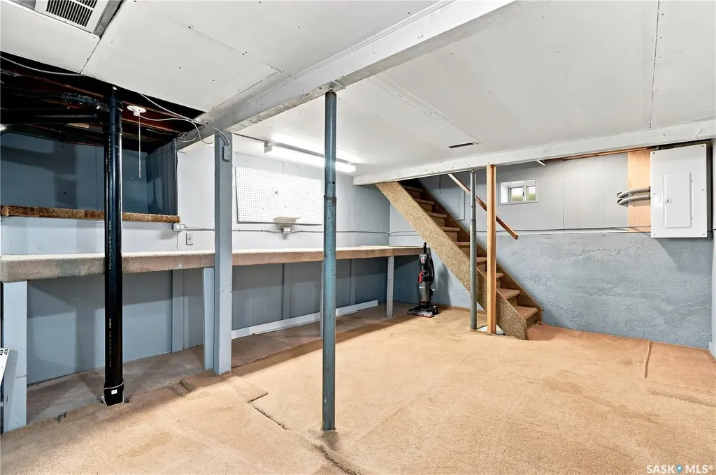 427 K Avenue N Saskatoon SK S7L 2M5