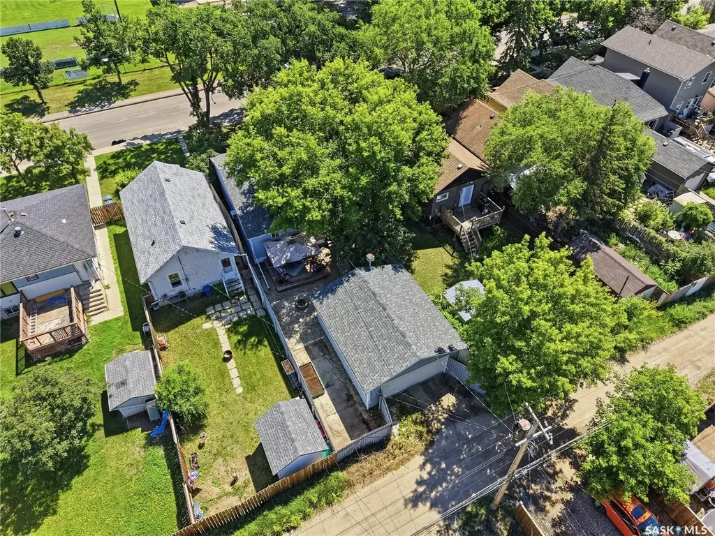 427 K Avenue N Saskatoon SK S7L 2M5