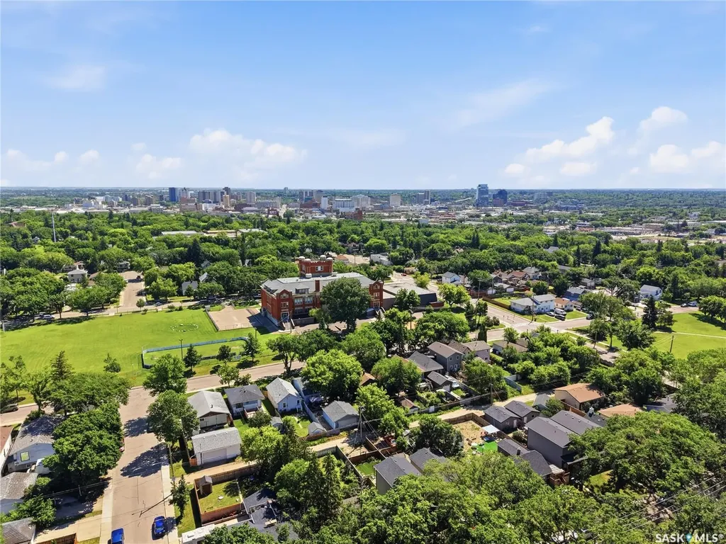 427 K Avenue N Saskatoon SK S7L 2M5