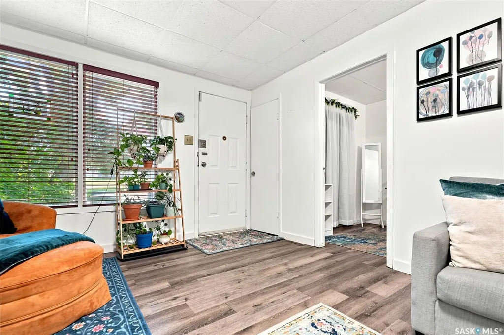 427 K Avenue N Saskatoon SK S7L 2M5