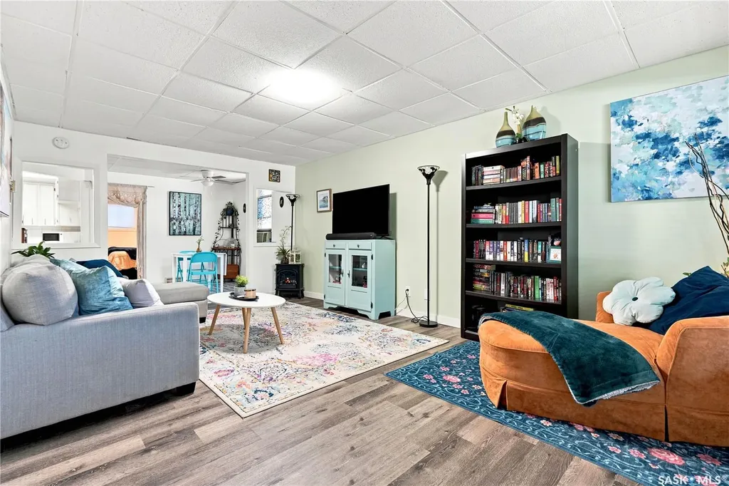427 K Avenue N Saskatoon SK S7L 2M5