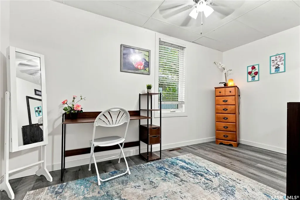 427 K Avenue N Saskatoon SK S7L 2M5