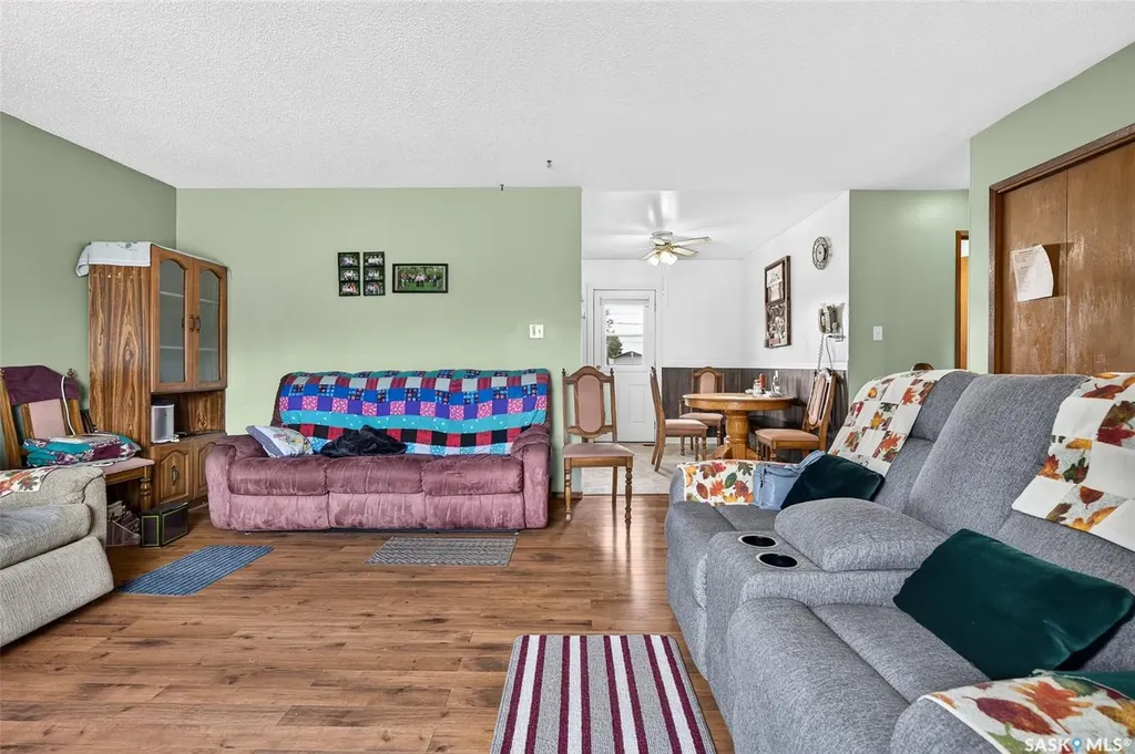 1507 Caribou Street W Moose Jaw SK S6H 7N5