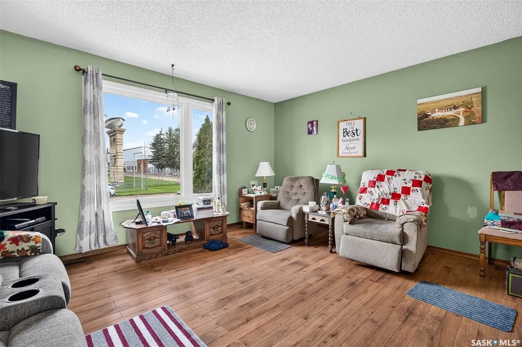 1507 Caribou Street W Moose Jaw SK S6H 7N5