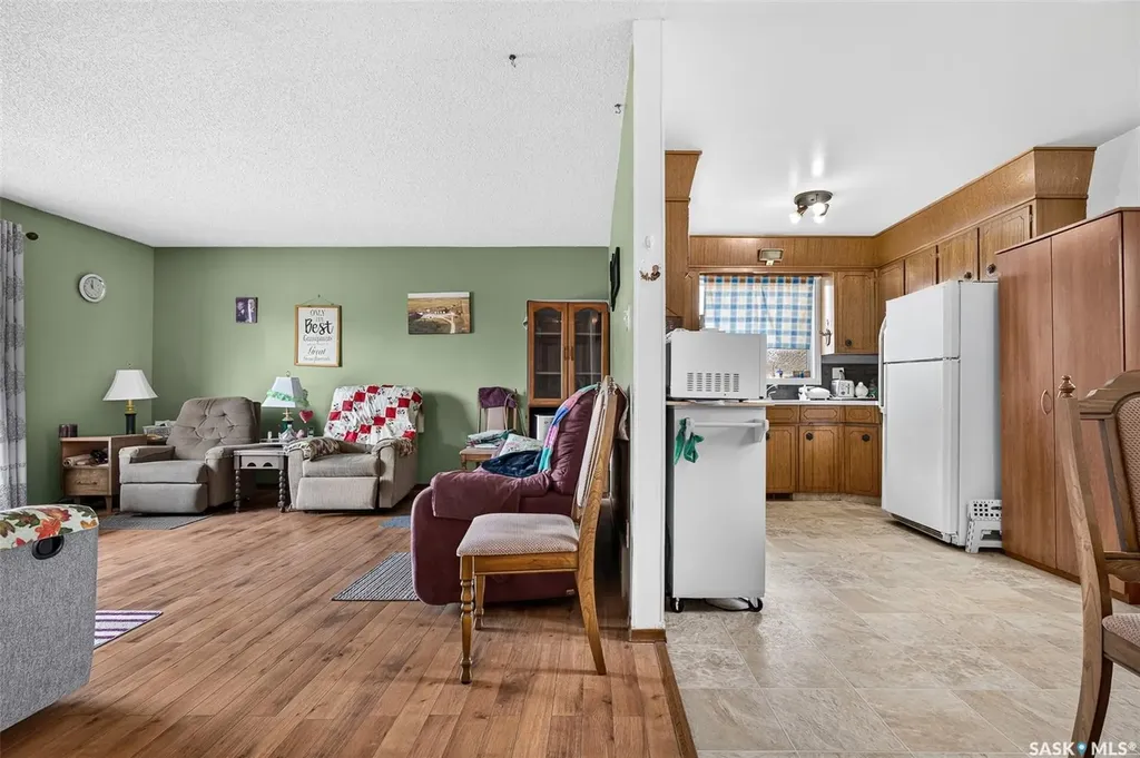 1507 Caribou Street W Moose Jaw SK S6H 7N5