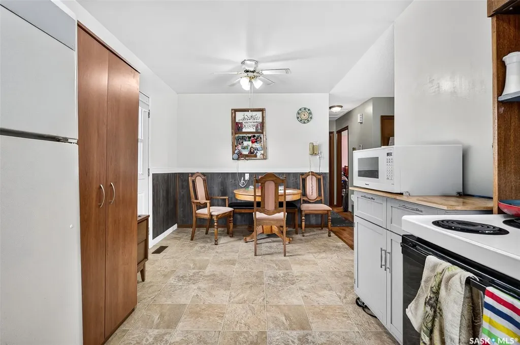1507 Caribou Street W Moose Jaw SK S6H 7N5