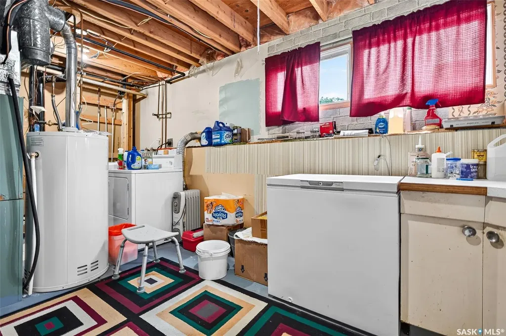 1507 Caribou Street W Moose Jaw SK S6H 7N5